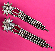 a beautiful vintage costume jewelry Juliana earrings unsigned