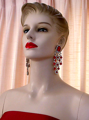 a beautiful VINTAGE COSTUME ESTATE ANTIQUE JEWELRY EARRINGS unsigned
