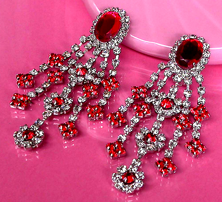 a beautiful VINTAGE COSTUME ESTATE ANTIQUE JEWELRY EARRINGS unsigned