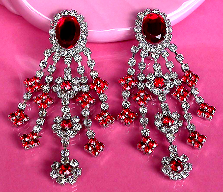a beautiful VINTAGE COSTUME ESTATE ANTIQUE JEWELRY EARRINGS unsigned