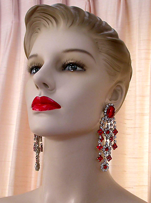 a beautiful VINTAGE COSTUME ESTATE ANTIQUE JEWELRY EARRINGS unsigned