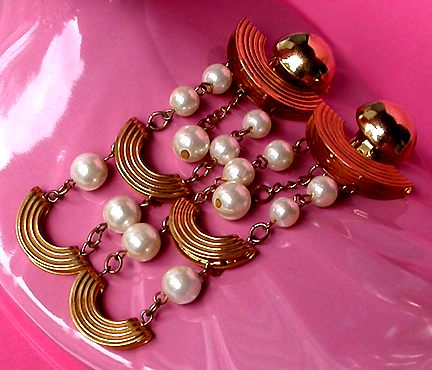 a beautiful VINTAGE COSTUME ESTATE ANTIQUE JEWELRY EARRINGS unsigned