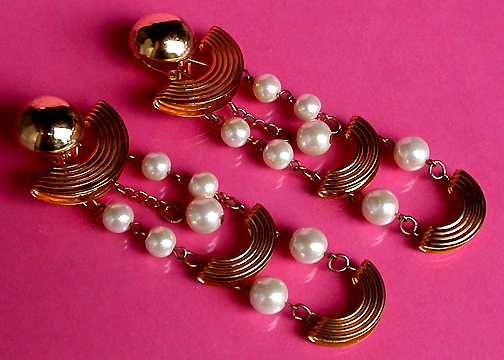 a beautiful VINTAGE COSTUME ESTATE ANTIQUE JEWELRY EARRINGS unsigned