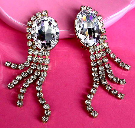 a beautiful VINTAGE COSTUME ESTATE ANTIQUE JEWELRY EARRINGS unsigned
