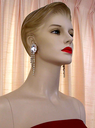 a beautiful VINTAGE COSTUME ESTATE ANTIQUE JEWELRY EARRINGS unsigned