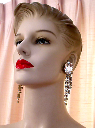 a beautiful VINTAGE COSTUME ESTATE ANTIQUE JEWELRY EARRINGS unsigned