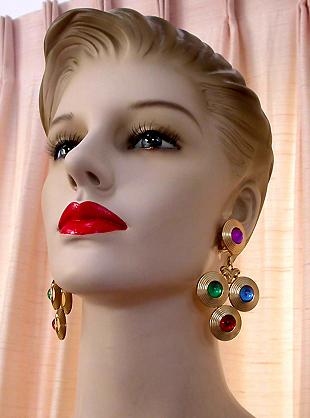 a beautiful VINTAGE COSTUME ESTATE ANTIQUE JEWELRY EARRINGS unsigned