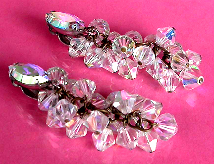 a beautiful VINTAGE COSTUME ESTATE ANTIQUE JEWELRY EARRINGS unsigned