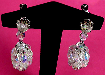 a beautiful VINTAGE COSTUME ESTATE ANTIQUE JEWELRY EARRINGS unsigned