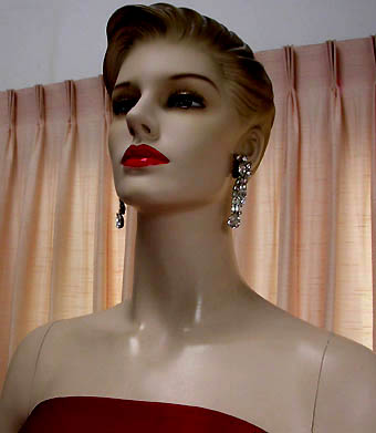 a beautiful VINTAGE COSTUME ESTATE ANTIQUE JEWELRY EARRINGS unsigned