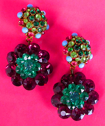 a beautiful VINTAGE COSTUME ESTATE ANTIQUE JEWELRY EARRINGS unsigned