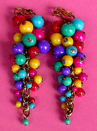 a beautiful VINTAGE COSTUME ESTATE ANTIQUE JEWELRY EARRINGS unsigned