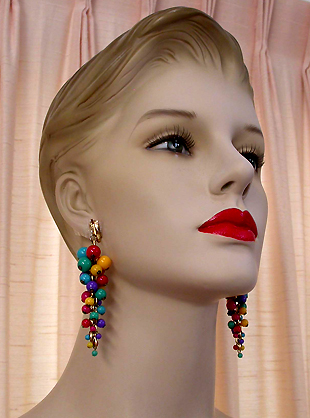 a beautiful VINTAGE COSTUME ESTATE ANTIQUE JEWELRY EARRINGS unsigned
