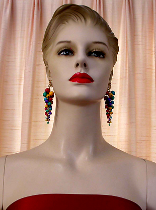 a beautiful VINTAGE COSTUME ESTATE ANTIQUE JEWELRY EARRINGS unsigned