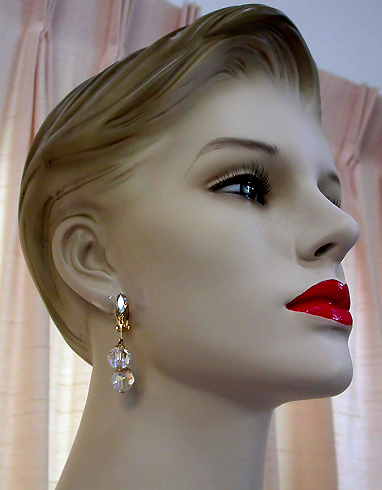 a beautiful VINTAGE COSTUME ESTATE ANTIQUE JEWELRY EARRINGS unsigned