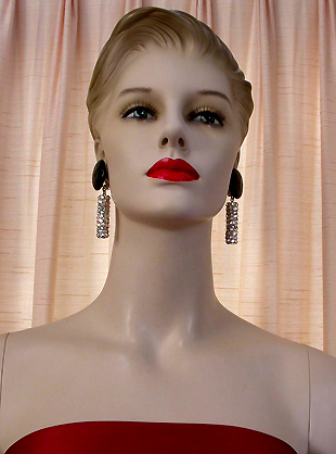 a beautiful VINTAGE COSTUME ESTATE ANTIQUE JEWELRY EARRINGS unsigned