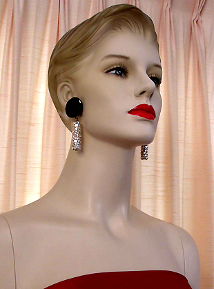 a beautiful VINTAGE COSTUME ESTATE ANTIQUE JEWELRY EARRINGS unsigned