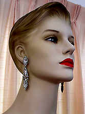 a beautiful VINTAGE COSTUME ESTATE ANTIQUE JEWELRY EARRINGS unsigned