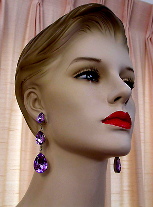 a beautiful VINTAGE COSTUME ESTATE ANTIQUE JEWELRY EARRINGS unsigned