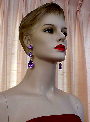 a beautiful VINTAGE COSTUME ESTATE ANTIQUE JEWELRY EARRINGS unsigned