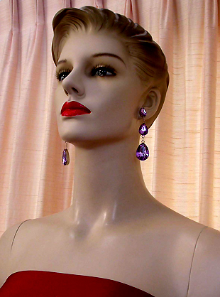 a beautiful VINTAGE COSTUME ESTATE ANTIQUE JEWELRY EARRINGS unsigned