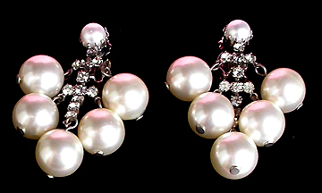 a beautiful VINTAGE COSTUME ESTATE ANTIQUE JEWELRY EARRINGS unsigned