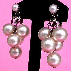 a beautiful VINTAGE COSTUME ESTATE ANTIQUE JEWELRY EARRINGS unsigned