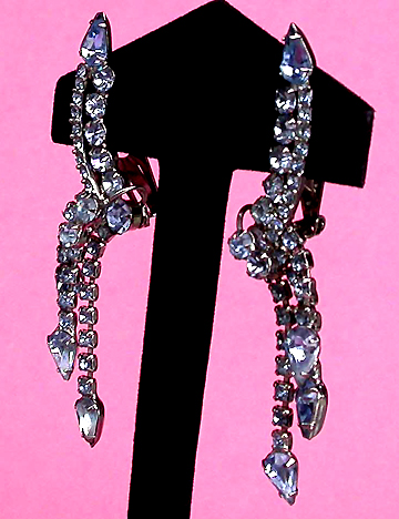 a beautiful VINTAGE COSTUME ESTATE ANTIQUE JEWELRY EARRINGS unsigned
