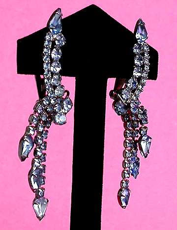 a beautiful VINTAGE COSTUME ESTATE ANTIQUE JEWELRY EARRINGS unsigned
