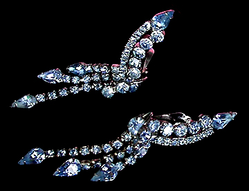 a beautiful VINTAGE COSTUME ESTATE ANTIQUE JEWELRY EARRINGS unsigned