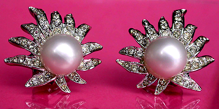a beautiful VINTAGE COSTUME ESTATE ANTIQUE JEWELRY EARRINGS unsigned