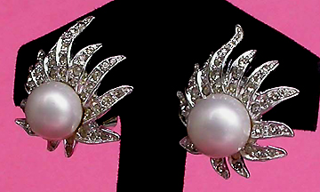 a beautiful VINTAGE COSTUME ESTATE ANTIQUE JEWELRY EARRINGS unsigned