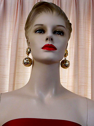 a beautiful VINTAGE COSTUME ESTATE ANTIQUE JEWELRY EARRINGS unsigned