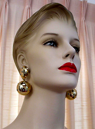 a beautiful VINTAGE COSTUME ESTATE ANTIQUE JEWELRY EARRINGS unsigned
