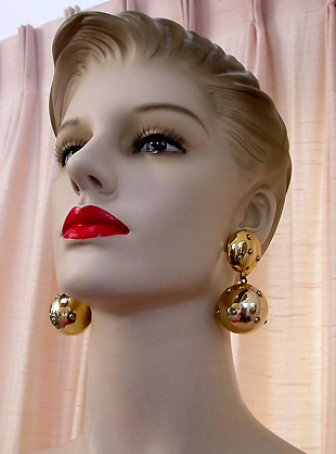 a beautiful VINTAGE COSTUME ESTATE ANTIQUE JEWELRY EARRINGS unsigned