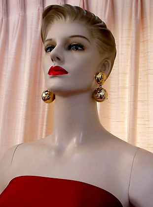 a beautiful VINTAGE COSTUME ESTATE ANTIQUE JEWELRY EARRINGS unsigned