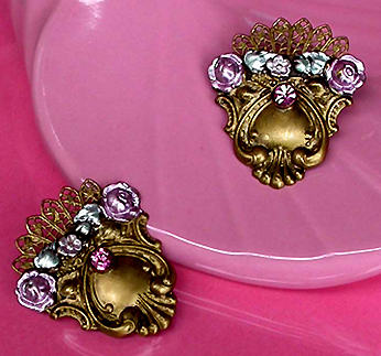 a beautiful VINTAGE COSTUME ESTATE ANTIQUE JEWELRY EARRINGS unsigned