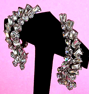 a beautiful VINTAGE COSTUME ESTATE ANTIQUE JEWELRY EARRINGS unsigned