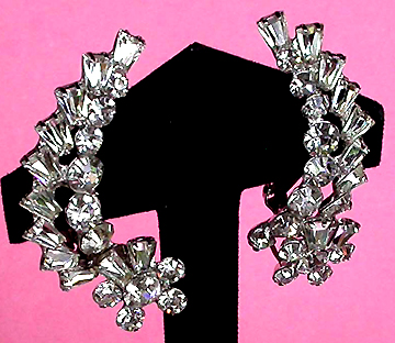 a beautiful VINTAGE COSTUME ESTATE ANTIQUE JEWELRY EARRINGS unsigned
