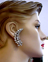 a beautiful VINTAGE COSTUME ESTATE ANTIQUE JEWELRY EARRINGS unsigned