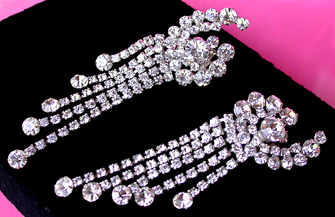 a beautiful VINTAGE COSTUME ESTATE ANTIQUE JEWELRY EARRINGS unsigned
