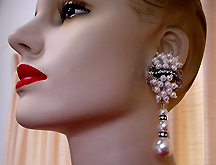 a beautiful vintage costume jewelry Juliana earrings unsigned