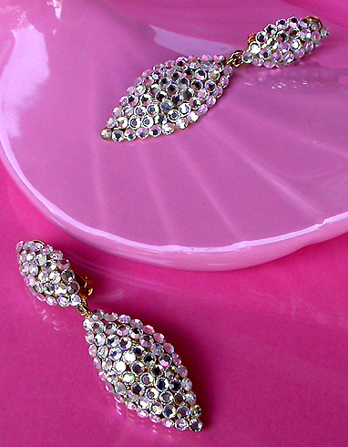a beautiful VINTAGE COSTUME ESTATE ANTIQUE JEWELRY EARRINGS unsigned