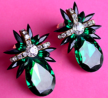 a beautiful VINTAGE COSTUME ESTATE ANTIQUE JEWELRY EARRINGS unsigned