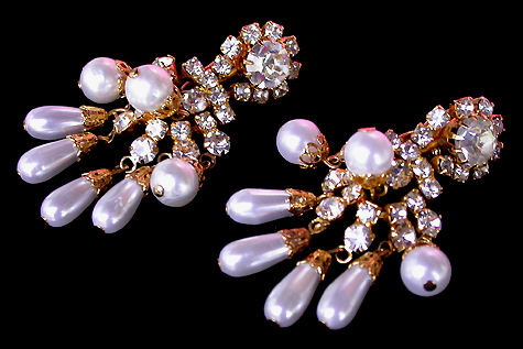 a beautiful VINTAGE COSTUME ESTATE ANTIQUE JEWELRY EARRINGS unsigned