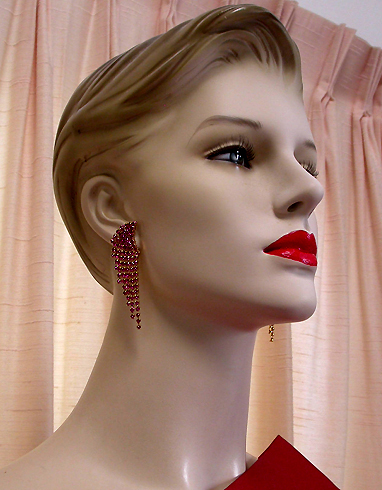 a beautiful VINTAGE COSTUME ESTATE ANTIQUE JEWELRY EARRINGS unsigned