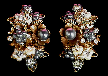 a beautiful VINTAGE COSTUME ESTATE ANTIQUE JEWELRY EARRINGS unsigned