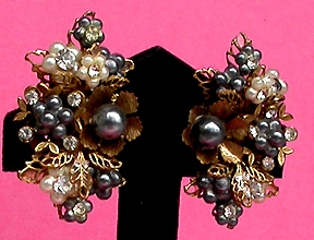 a beautiful VINTAGE COSTUME ESTATE ANTIQUE JEWELRY EARRINGS unsigned