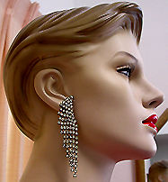 a beautiful vintage costume jewelry Juliana earrings unsigned