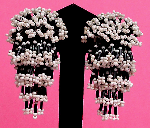 a beautiful VINTAGE COSTUME ESTATE ANTIQUE JEWELRY EARRINGS unsigned